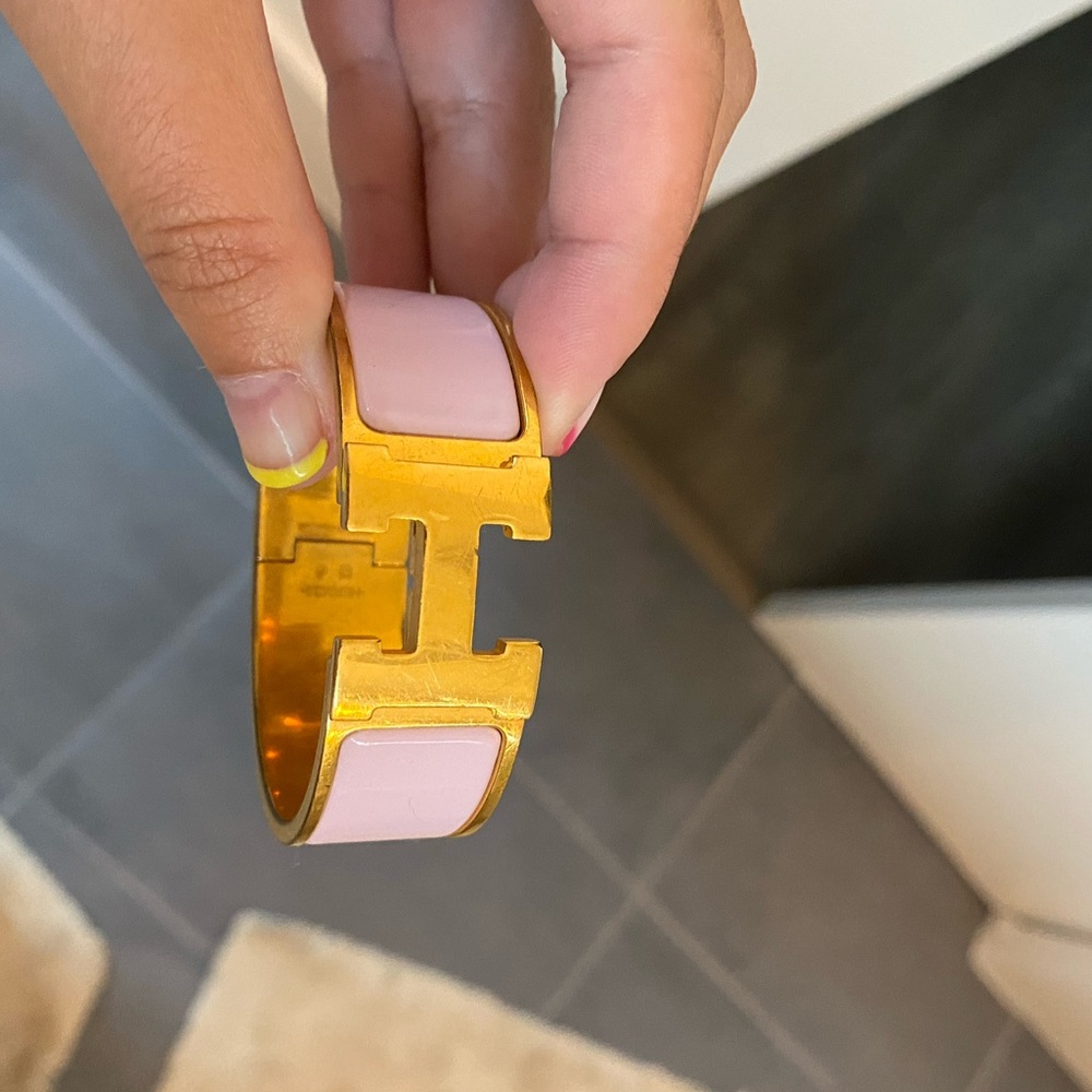 Hermès H bracelet light pink and gold